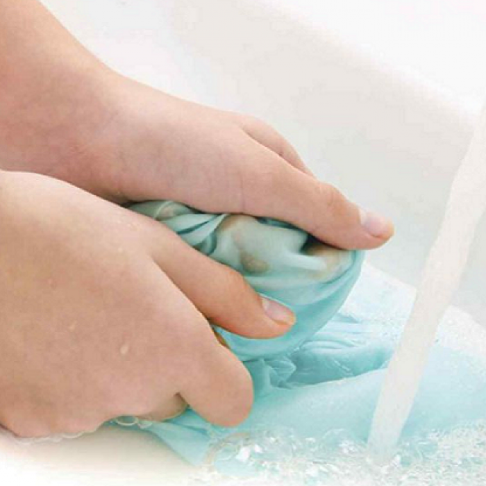 Mách nhỏ 9 cách tẩy vết máu trên quần áo siêu dễ, hiệu quả nhanh