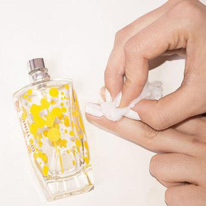 Tuyệt chiêu tẩy sạch vết mực dính trên áo đơn giản tại nhà